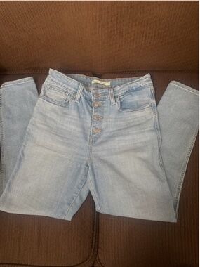 EUC Levi's 721 high rise skinny ankle jeans, size 29